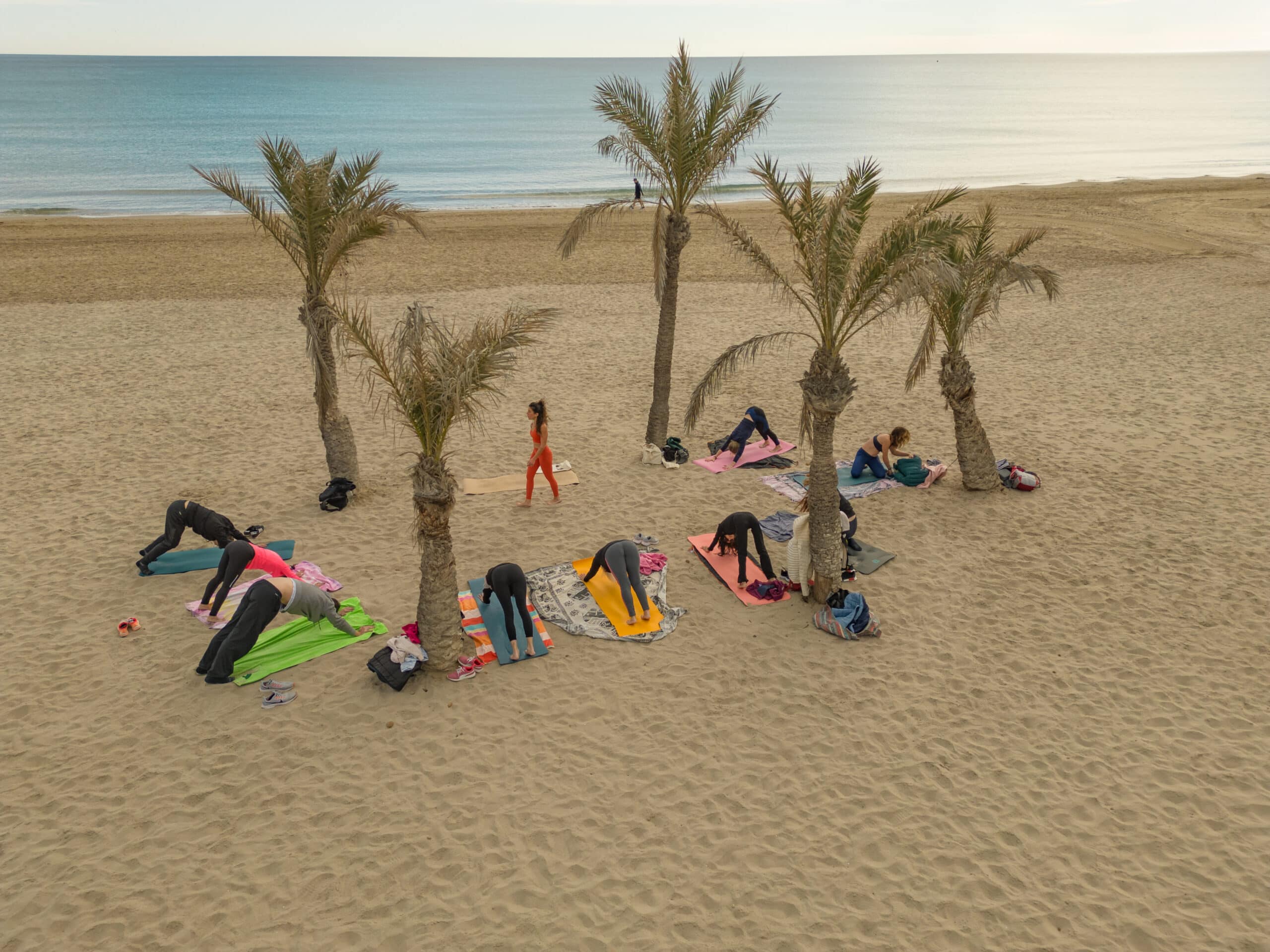 Beneficios de la práctica de Yoga en la playa